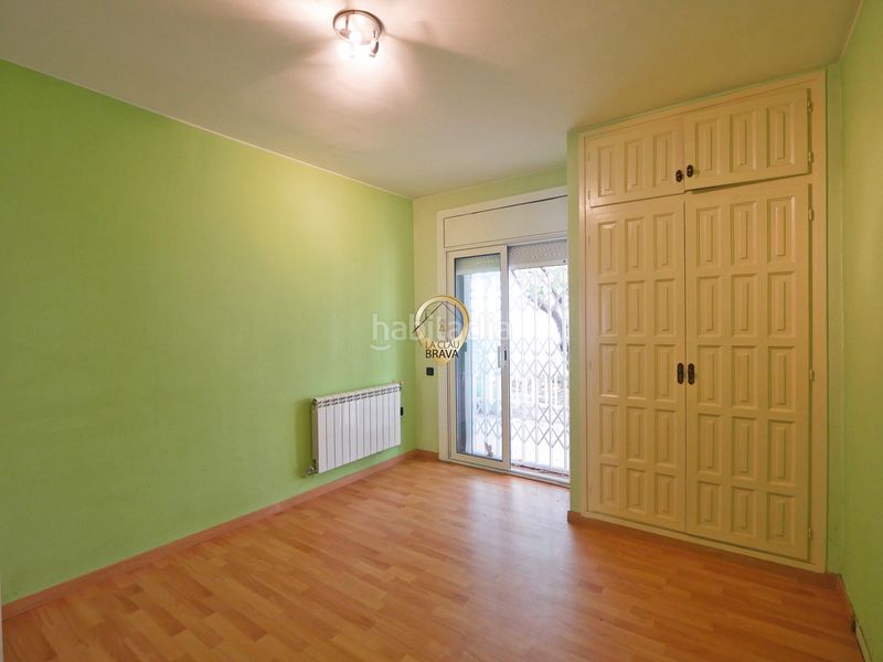 Foto b6f3b86a-1dea-4ede-9f49-059c71bbb307. Casa aparellada amb xemeneia calefacció aparcament a Platja d´Aro