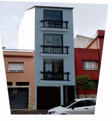 Maison à Tueda. Un patio para vivir. una parcela para pensar en grande.