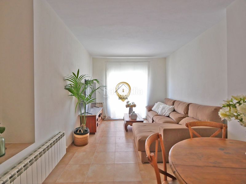 Foto 179630fb-b8b6-4b7c-b300-7d93b4dbfe7d. Casa aparellada amb calefacció a Eixample Sant Feliu de Guíxols