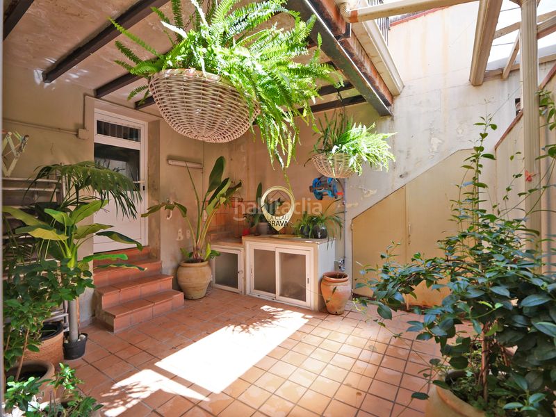 Foto 4d779349-c325-426f-9034-ced0b597bacb. Casa aparellada amb calefacció a Eixample Sant Feliu de Guíxols