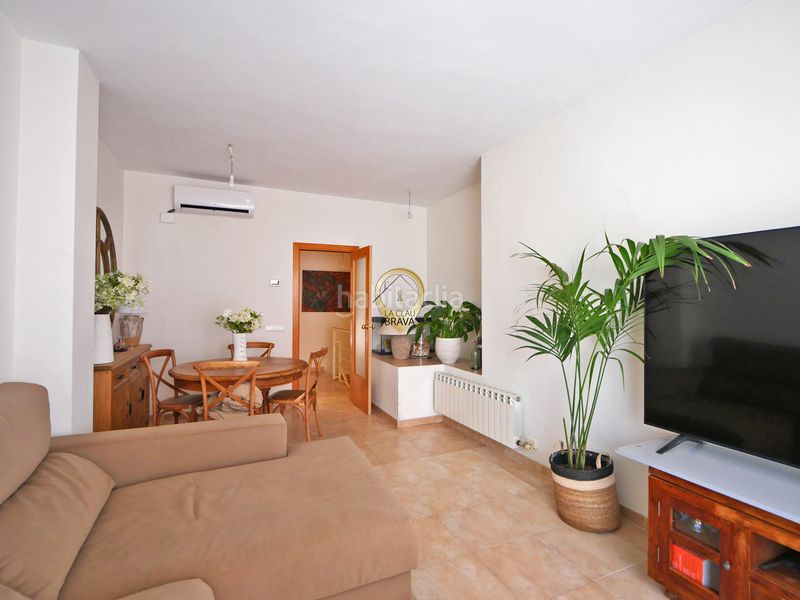 Foto be68b88c-177e-41d4-9085-e4fc7cd32de8. Casa aparellada amb calefacció a Eixample Sant Feliu de Guíxols
