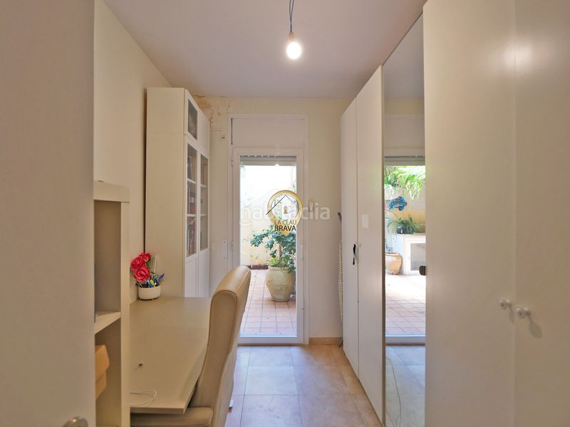 Foto cb4dcf0c-9010-4017-9b90-287c498ff9fd. Casa aparellada amb calefacció a Eixample Sant Feliu de Guíxols