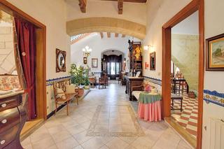 Edifici a Xerta. Hotel de estilo modernista en terres de lebre