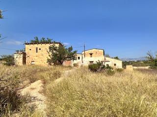 Terreny residencial a Centre. Terreno urbano en tortosa con gran masia a reformar
