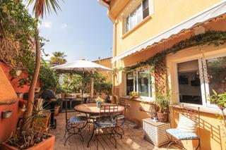 Semi detached house in Cala Major. Adosada con 4 dormitorios, garaje y gran espacio exterior