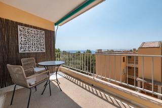 Apartment in Sant Agustí. Lujoso apartamento de dos habitaciones con terraza y vistas al m