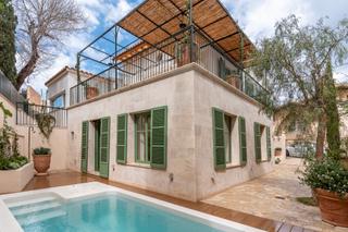Chalet in Cas Català-Illetes. Exquisita villa mediterránea de lujo, totalmente reformada cerca