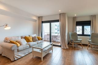 Flat in Santa Catalina. Luminoso y elegante piso totalmente reformado con terraza y vist