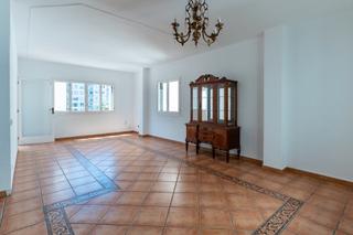 Flat in Pere Garau. Amplio y luminoso apartamento en el centro de palma