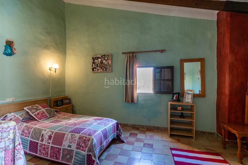 Foto a3d5234f-5dc6-40ef-8c48-816bc9b86cc7. Casa aparellada amb aparcament a Andratx Andratx
