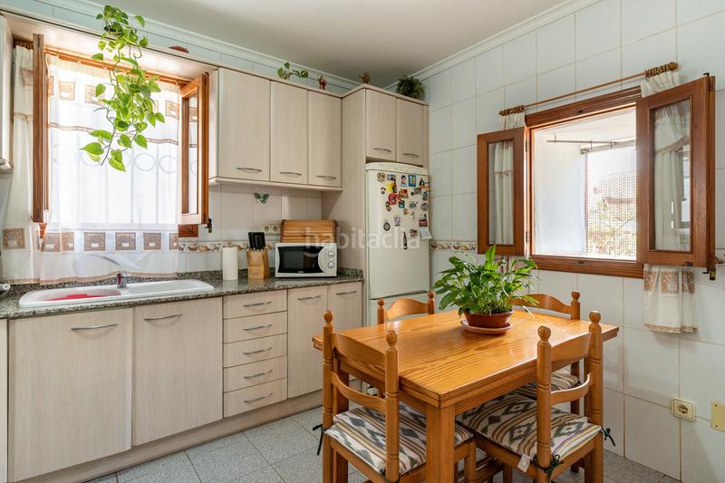 Foto a99cbb24-00d3-43b2-8574-85c7b2bad68e. Casa aparellada amb aparcament a Andratx Andratx