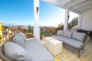 Lloguer Planta baixa a Cort. Amplio apartamento de lujo de tres dormitorios con garaje en el