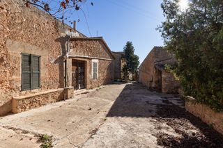 Masia a Cort. Finca rural histórica con potencial agrícola y de desarrollo