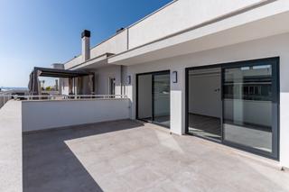 Casa a Cort. Adosado único con garaje privado, ascensor y vistas al mar en po