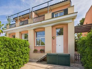 Semi detached house in Carrer de les Margalides