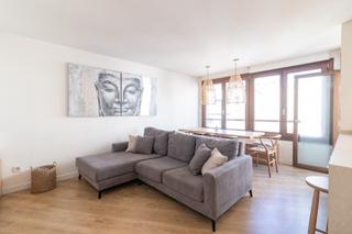 Location Appartement à Cort. Apartamento reformado de dos dormitorios con balcón en santa cat