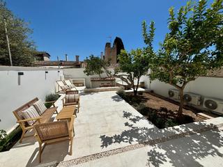 Lloguer Planta baixa a Cort. Elegante oasis de dos dormitorios en planta baja en el terreno