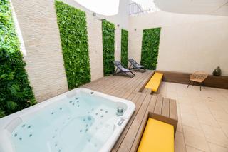 Affitto Piano terra in Cort. Apartamento planta baja con patio cerca del club de tenis en san