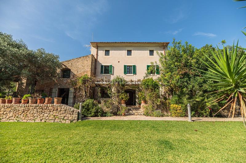 Foto f7d12475-c38c-41e6-a7cd-77e0171df480. Alquiler masía preciosa finca mallorquina con pensión, piscina y jardín contrato temporal en Pollença
