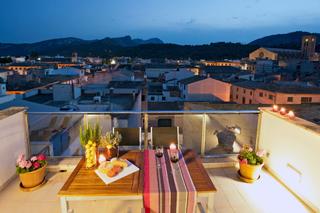 Rent Penthouse in Pollença Poble. Quí tienes la traducción al inglésático de tres dormitorios en e