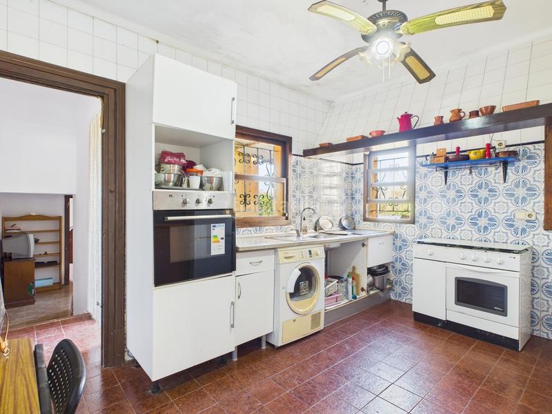 Foto 8bd7854b-43ac-4fe5-92fb-4fc2b6db3e57. Casa amplia casa en un lugar muy tranquilo para renovar y hacer un hogar perfecto en Llucmajor