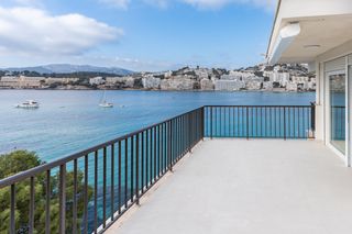 Dachwohnung in Costa de la Calma. Nuevo ático de lujo renovado con acceso directo al mar en santa