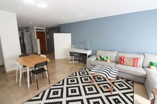 Rent Flat in Camp D´en Serralta. Amplio y luminoso apartamento de tres dormitorios con parking ce