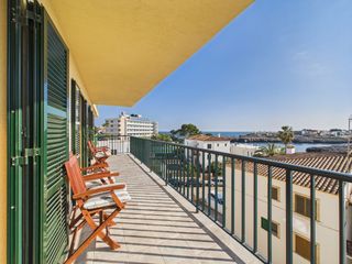 Rent Flat in Portocolom. Piso de dos dormitorios en porto colom con amplia terraza y plaz