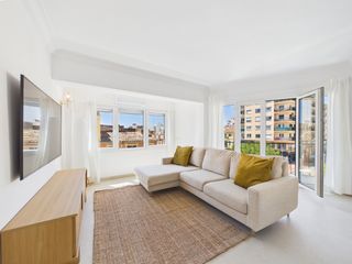 Alquiler Apartamento en Cort. Precioso apartamento reformado de tres dormitorios en santa cata
