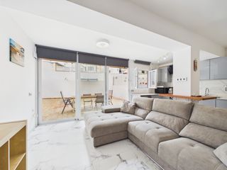 Miete Etagenwohnung in Bons Aires. Piso de tres dormitorios con una amplia terraza y plaza de aparc