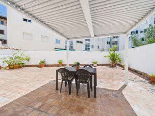 Location Appartement à Camp D´en Serralta. Piso de tres dormitorios con terraza privada en camp de serralta