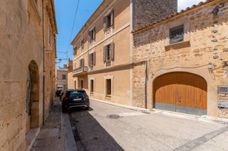House in Santanyí Poble. Excepcional casa de pueblo situada en el centro de santanyi