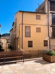 Maison  Carrer de l'abadia. Casa cantonera unifamiliar incluye terrenos rusticos de la famil