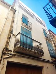 House  Carrer del pilar. Casa al casc antic de batea amb terrassa