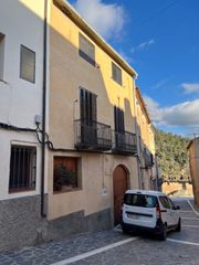 Masia  Carrer major. Casa r�stica amb vistes als ports a prat de comte