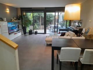 Casa adossada a Avinguda de l'onze de setembre 11