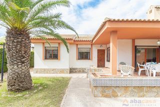 Chalet à Avenida de las calas 52. Chalet avenida de las calas