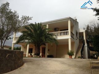 Casa  Carretera igualada,. Casa con 4 habitaciones con aire acondicionado