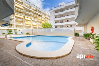Apartment  Calle major. Apartamento de 3 habitaciones en venta en salou