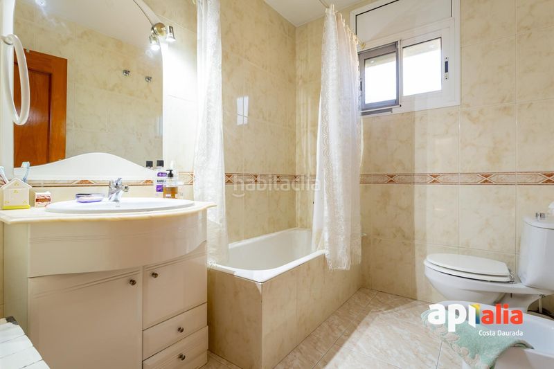 Foto 46bd538c-3948-4f53-abd6-394d61736661. Casa amb calefacció aparcament a Centre Salou