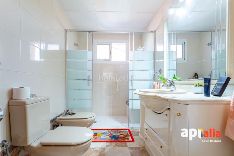 Foto c27f5978-447e-41e4-a9c6-2b93f1463381. Casa amb calefacció aparcament a Centre Salou