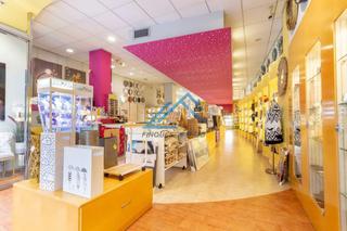 Local Comercial  Carrer del mossèn joan batalla. Fantástico local a pie de calle en pleno corazón comercial y pea