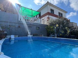 Casa a Piera. Casa en urbanización de piera