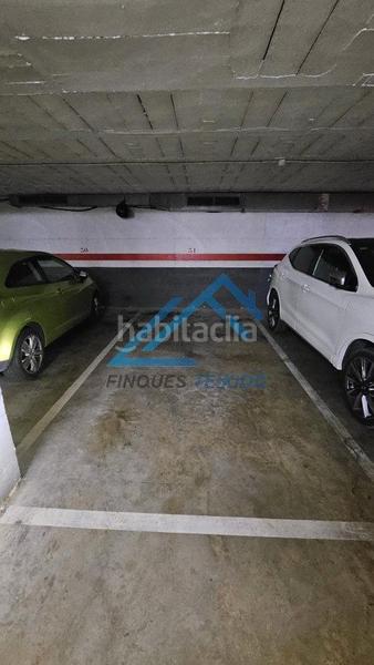 Foto 0d90248c-2b22-4326-99cb-1e91c415f925. Parking voiture dans Barenys Salou