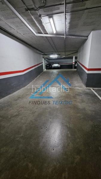 Foto f8bf7062-363b-4740-b242-b05f8cbb0e9a. Parking voiture dans Barenys Salou