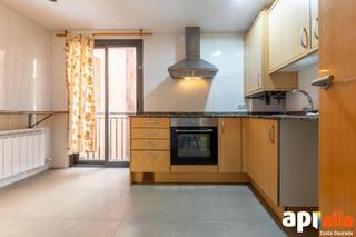 Pis  Calle de joan fuster. Fantástico piso de 4 habitaciones en perafort con parking