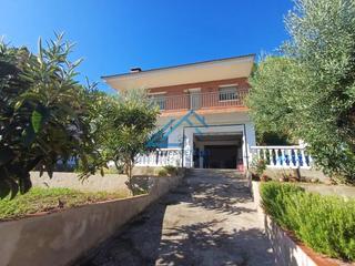 Casa  Avenida de la casa blanca. Casa a 4 vientos en can bou  piera
