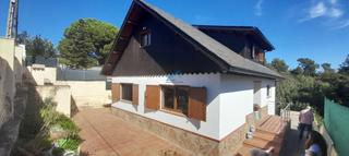 Maison à Piera. Gran casa en urbanización