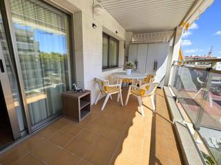 Apartament  Calle de lleida. Bonito apartamento a escasos metros de la playa con hutt