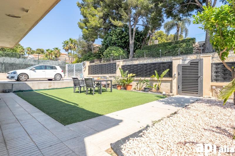 Foto 2ef96d2a-0b50-4957-b80a-aedfcccafbca. Chalet fantástica casa asilada en Covamar Salou